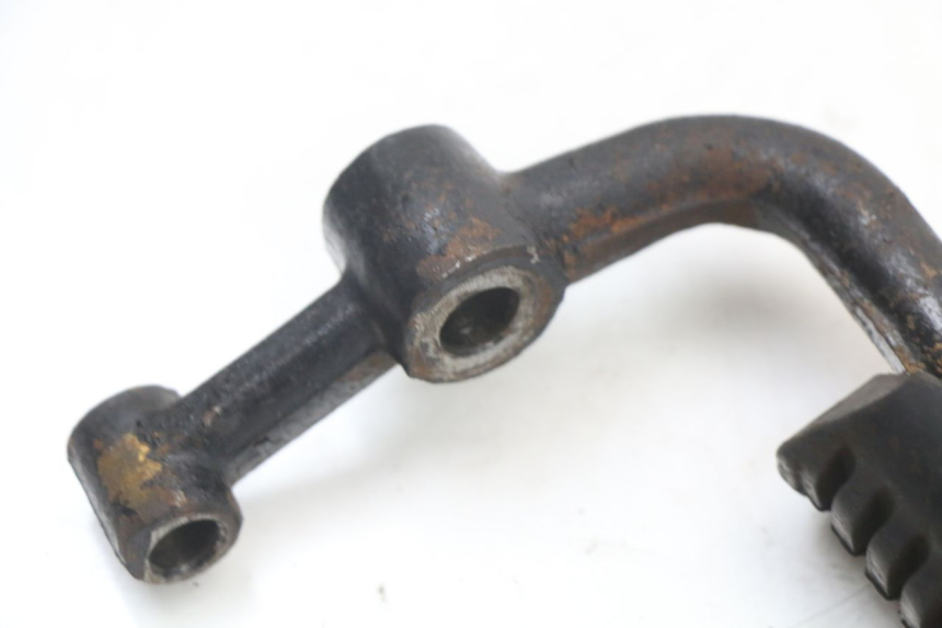 photo de FRONT LEFT FOOTREST MOUNT SUZUKI GSX E 250 (1982 - 1983)