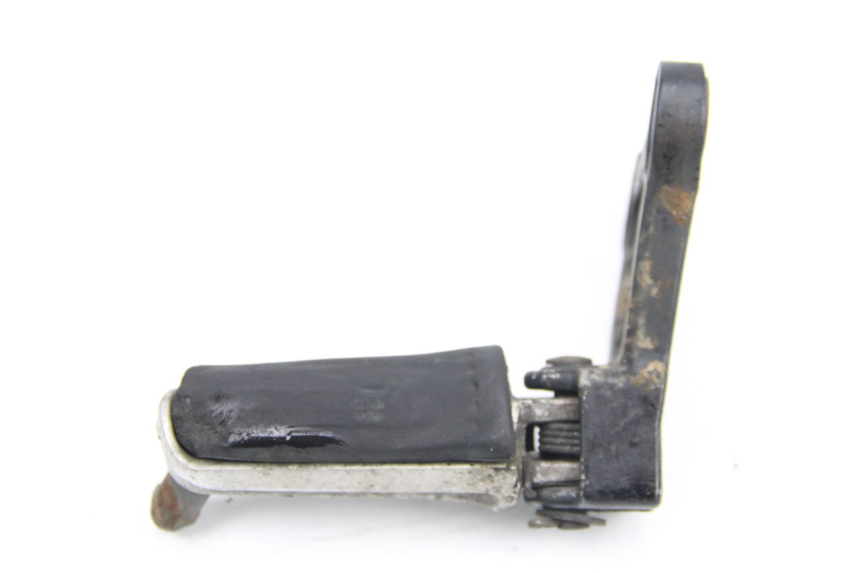 photo de FRONT LEFT FOOTREST MOUNT HONDA CBR F SC21 1000 (1986 - 1992)