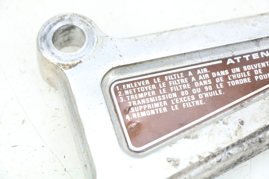 photo de LEFT FRONT FOOTREST BRACKET HONDA CM 125 (1983 - 2003)