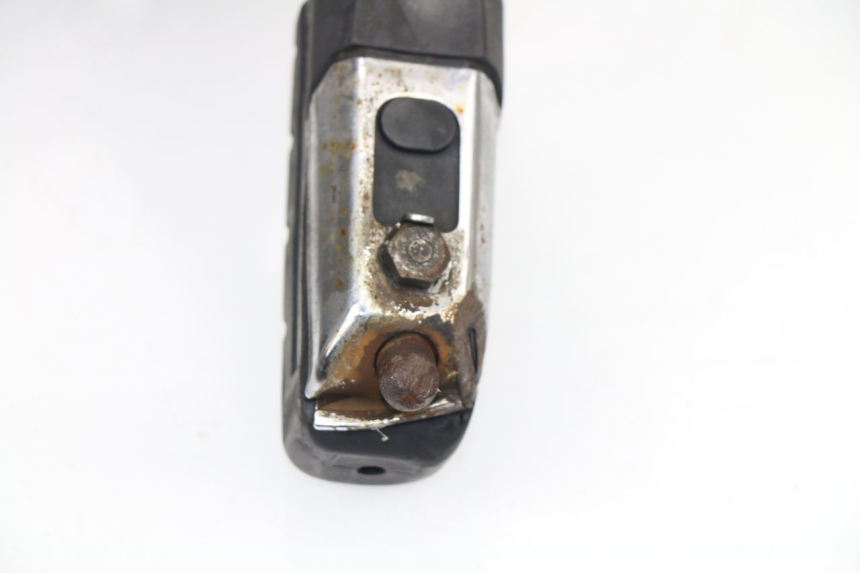 photo de FRONT LEFT FOOTREST MOUNT HONDA VF 1000 (1984 - 1988)