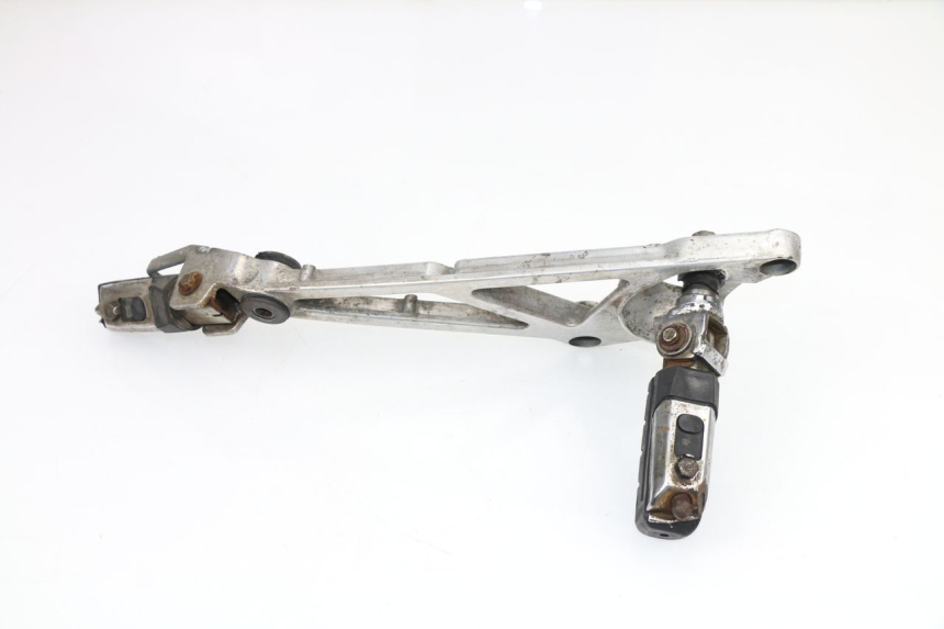 photo de FRONT LEFT FOOTREST MOUNT HONDA VF 1000 (1984 - 1988)