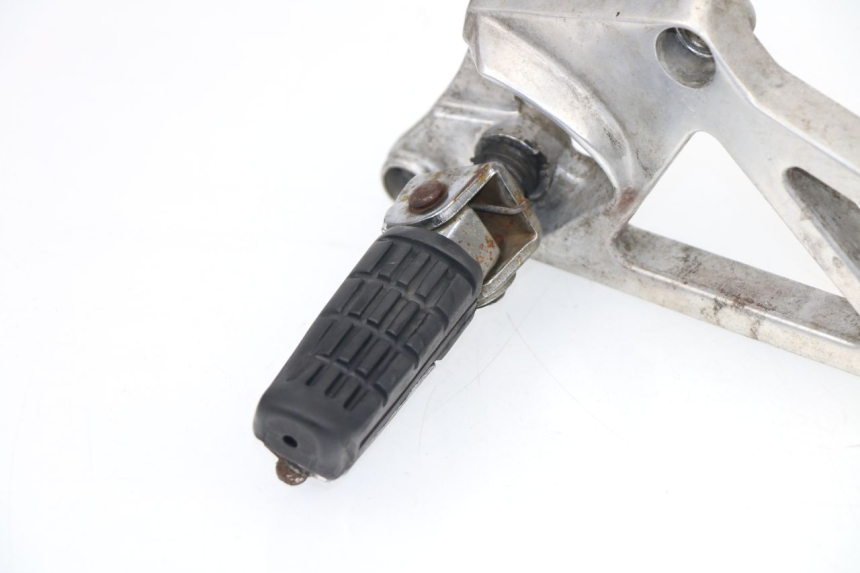photo de FRONT LEFT FOOTREST MOUNT HONDA VF 1000 (1984 - 1988)