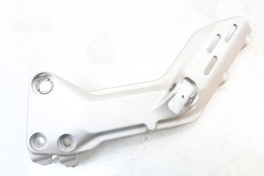 photo de FRONT LEFT FOOTREST MOUNT HUSQVARNA SVARTPILEN 401 (2018 - 2023)