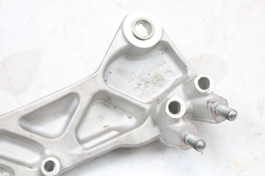 photo de FRONT LEFT FOOTREST MOUNT HUSQVARNA SVARTPILEN 401 (2018 - 2023)