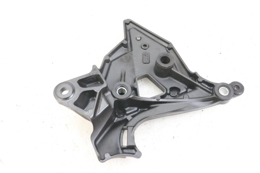 photo de LEFT FRONT FOOTREST BRACKET KAWASAKI VERSYS ABS 650 (2015 - 2018)