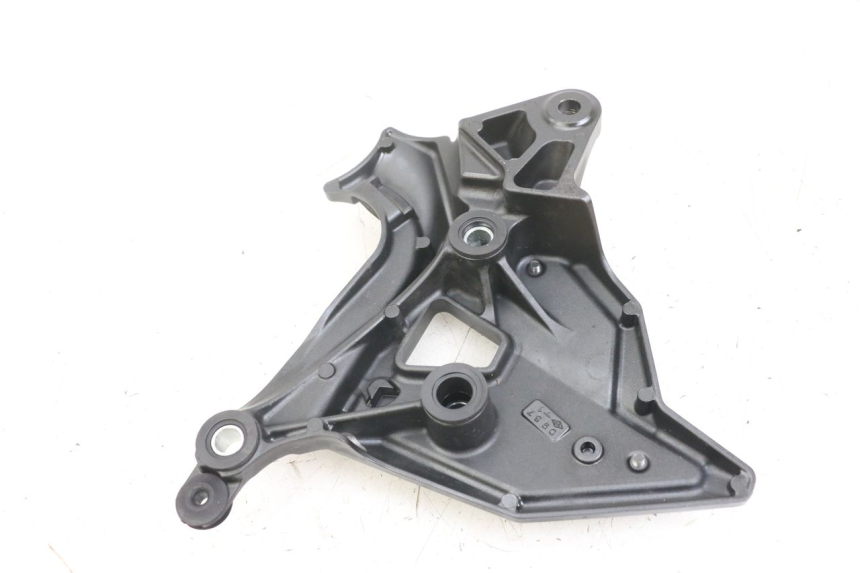 photo de LEFT FRONT FOOTREST BRACKET KAWASAKI VERSYS ABS 650 (2015 - 2018)