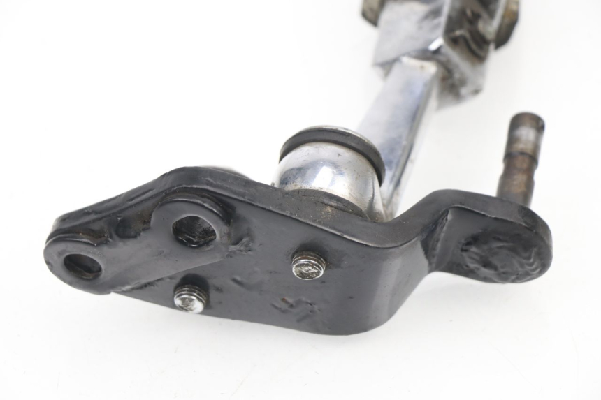photo de FRONT LEFT FOOTREST MOUNT LIFAN ROYAL KING 250 (2011 - 2019)