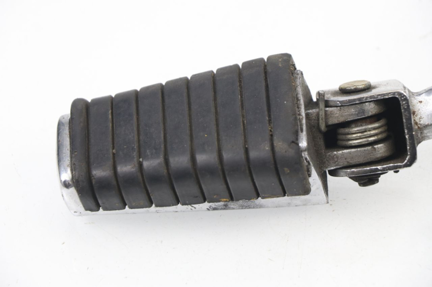 photo de FRONT LEFT FOOTREST MOUNT LIFAN ROYAL KING 250 (2011 - 2019)