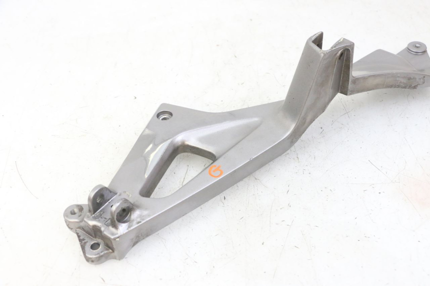 photo de FRONT LEFT FOOTREST MOUNT HONDA NTV DEAUVILLE ABS 700 (2007 - 2016)