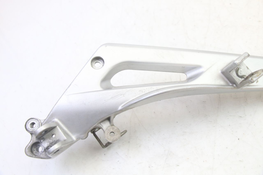photo de FRONT LEFT FOOTREST MOUNT HONDA NTV DEAUVILLE 650 (2001 - 2006)