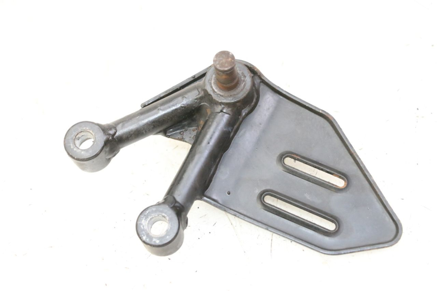 photo de FRONT LEFT FOOTREST MOUNT MAG POWER R-STREET 50 (2016 - 2025)