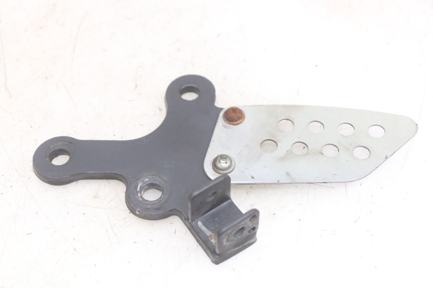 photo de LEFT FRONT FOOTREST BRACKET YAMASAKI ROADSTER 50 (2013 - 2018)