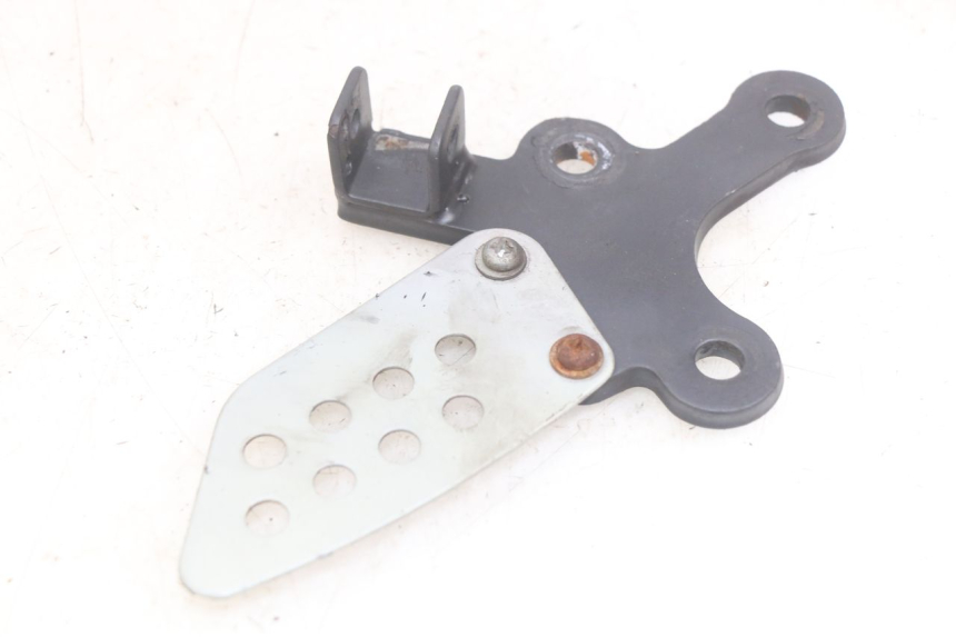 photo de LEFT FRONT FOOTREST BRACKET YAMASAKI ROADSTER 50 (2013 - 2018)