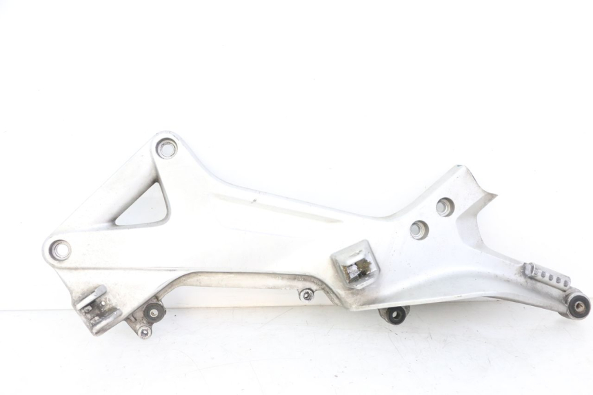 photo de FRONT LEFT FOOTREST MOUNT HONDA ST PAN EUROPEAN 1300 (2002 - 2013)