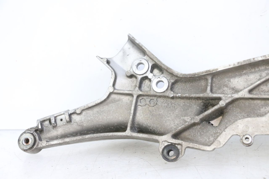 photo de FRONT LEFT FOOTREST MOUNT HONDA ST PAN EUROPEAN 1300 (2002 - 2013)