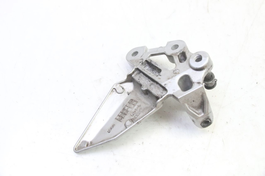 photo de FRONT LEFT FOOTREST MOUNT SUZUKI SV S 650 (2003 - 2009)