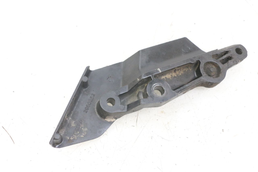 photo de LEFT FRONT FOOTREST BRACKET TRIUMPH SPEED TRIPLE T301 900 (1994 - 1996)