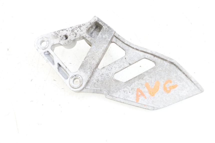 photo de LEFT FRONT FOOTREST BRACKET DAELIM VJ ROADWIN FI 125 (2008 - 2017) - Component detail