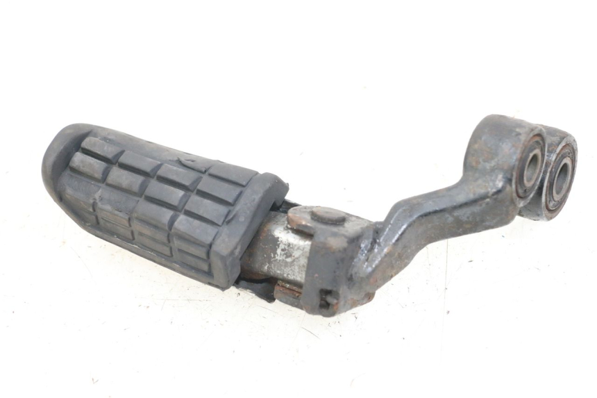 photo de FRONT LEFT FOOTREST MOUNT YAMAHA XJ F 900 (1983 - 1994)