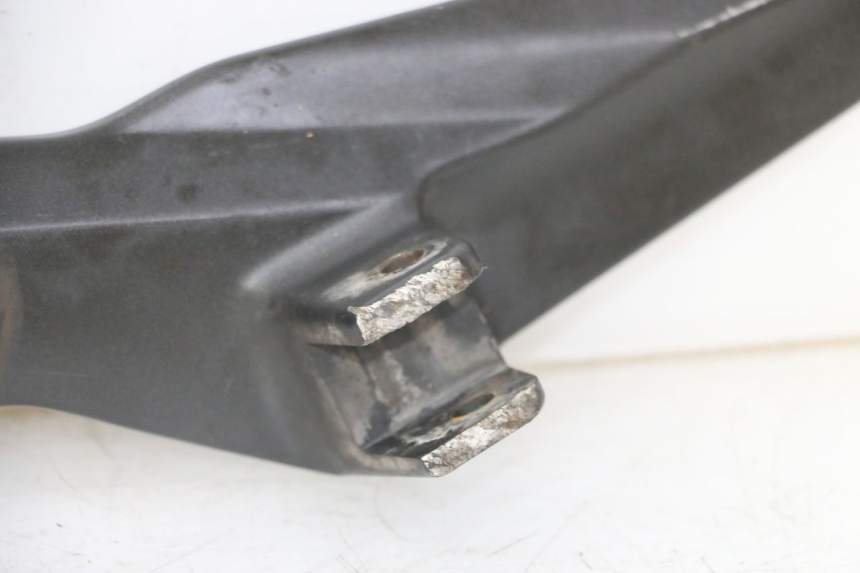photo de FRONT LEFT FOOTREST MOUNT YAMAHA XJ6 ABS 600 (2008 - 2016)