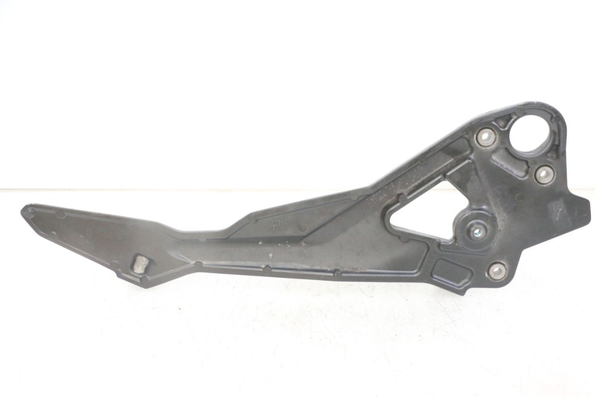 photo de FRONT LEFT FOOTREST MOUNT YAMAHA XJ6 ABS 600 (2008 - 2016)