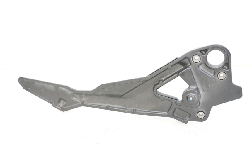 photo de FRONT LEFT FOOTREST MOUNT YAMAHA XJ6 ABS 600 (2008 - 2016)