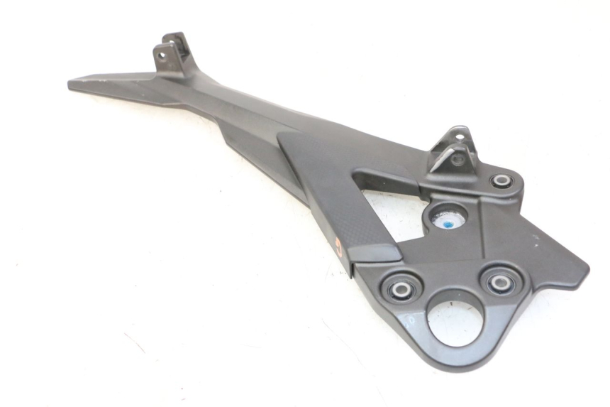 photo de FRONT LEFT FOOTREST MOUNT YAMAHA XJ6 ABS 600 (2008 - 2016)