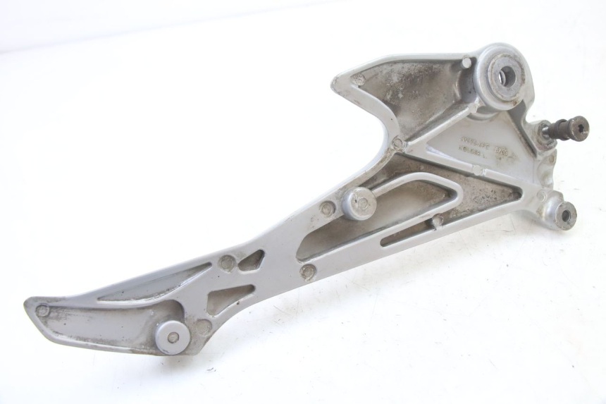 photo de FRONT LEFT FOOTREST MOUNT HONDA XLV VARADERO 125 (2000 - 2006)
