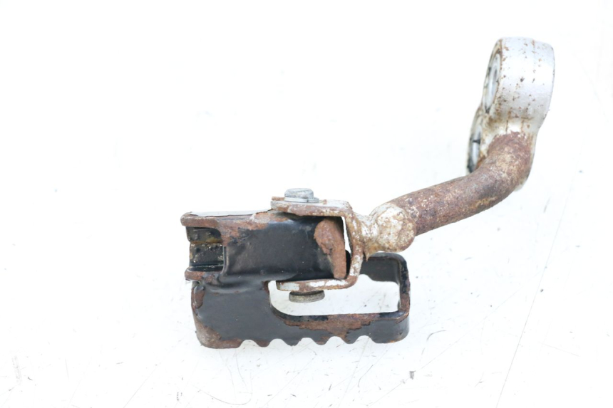 photo de LEFT FRONT FOOTREST BRACKET HYOSUNG XRX 125 (2000 - 2008)