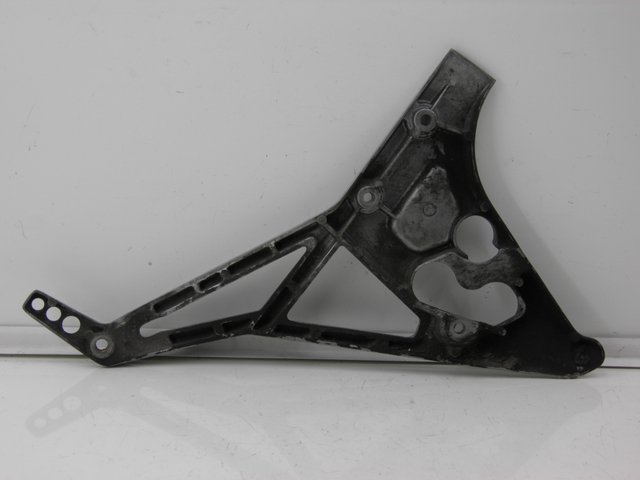photo de FRONT LEFT FOOTREST MOUNT YAMAHA FJ 3CX 1200 (1986 - 1996)