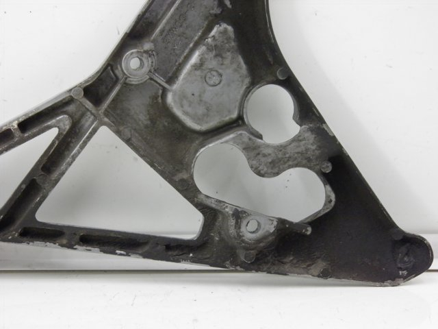 photo de FRONT LEFT FOOTREST MOUNT YAMAHA FJ 3CX 1200 (1986 - 1996)