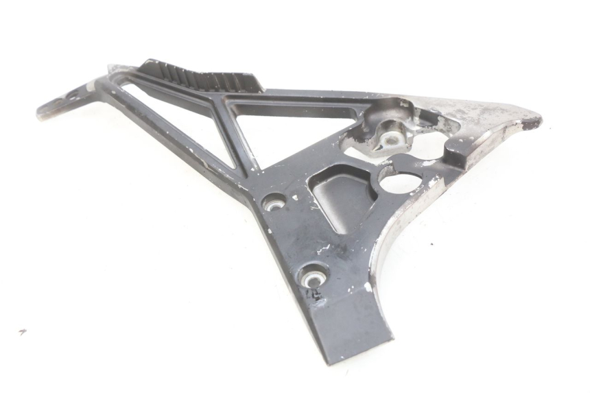 photo de LEFT FRONT FOOTREST BRACKET YAMAHA FJ 3CX 1200 (1986 - 1996)