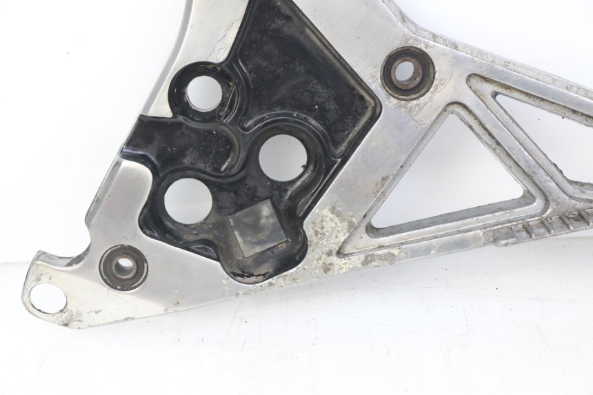 photo de LEFT FRONT FOOTREST BRACKET YAMAHA FJ 3CX 1200 (1986 - 1996)