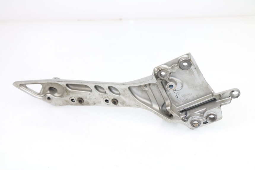 photo de LEFT FRONT FOOTREST BRACKET YAMAHA FJR ABS 1300 (2006 - 2012)