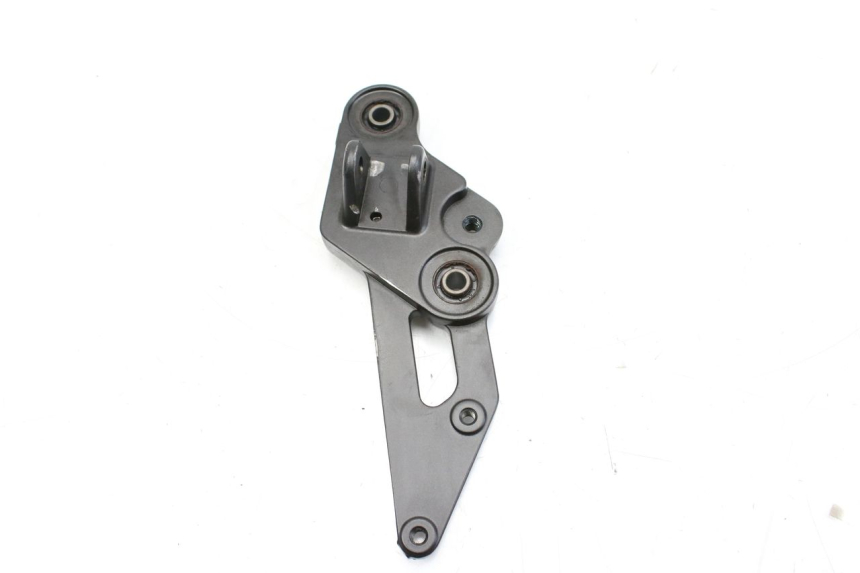 photo de LEFT FRONT FOOTREST BRACKET YAMAHA MT-07 MT07 700 (2018 - 2020)