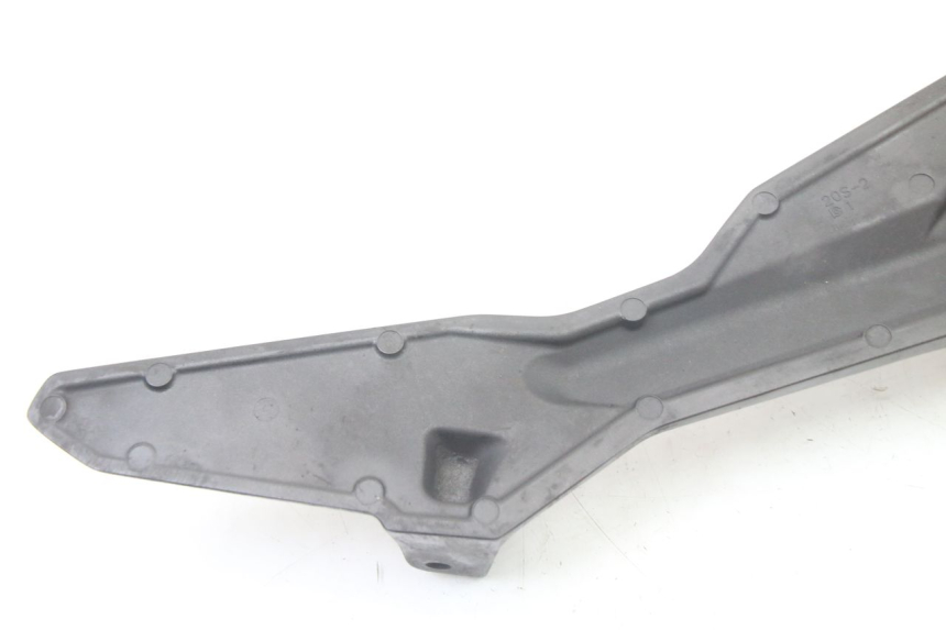 photo de FRONT LEFT FOOTREST MOUNT YAMAHA XJ6 600 (2008 - 2016)
