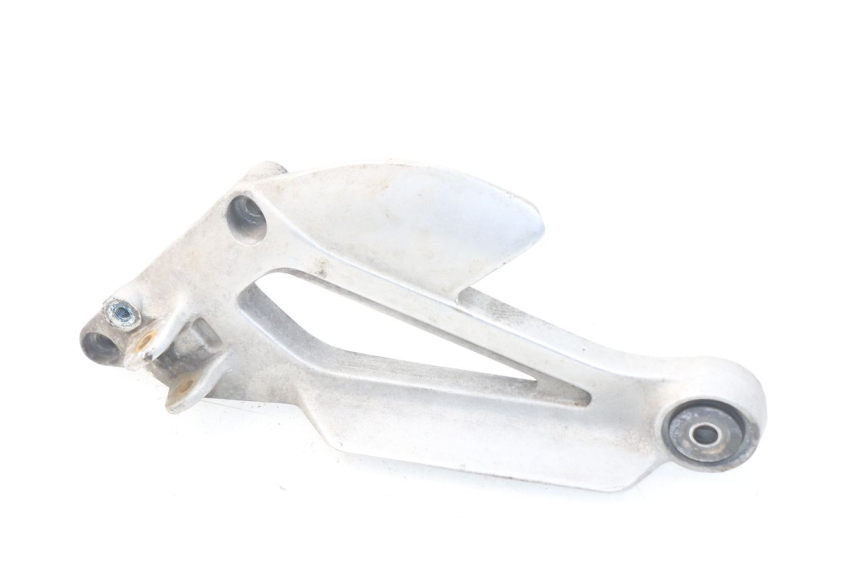 photo de FRONT LEFT FOOTREST MOUNT YAMAHA XJ600 XJ DIVERSION 600 (1992 - 1997)
