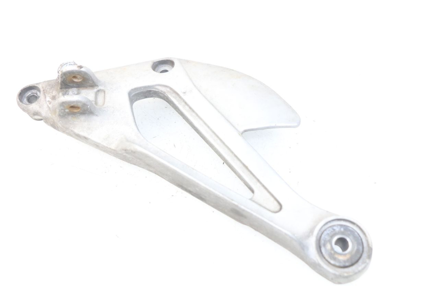 photo de FRONT LEFT FOOTREST MOUNT YAMAHA XJ600 XJ DIVERSION 600 (1992 - 1997)