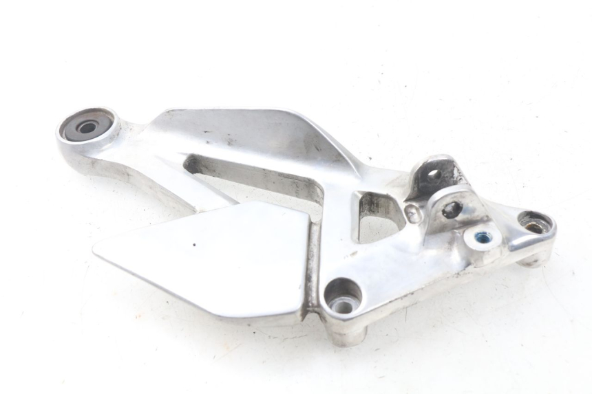 photo de FRONT LEFT FOOTREST MOUNT YAMAHA XJ600 XJ DIVERSION 600 (1992 - 1997)