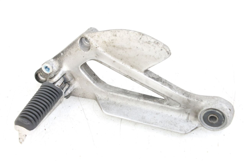 photo de FRONT LEFT FOOTREST MOUNT YAMAHA XJ600 XJ DIVERSION 600 (1992 - 1997)