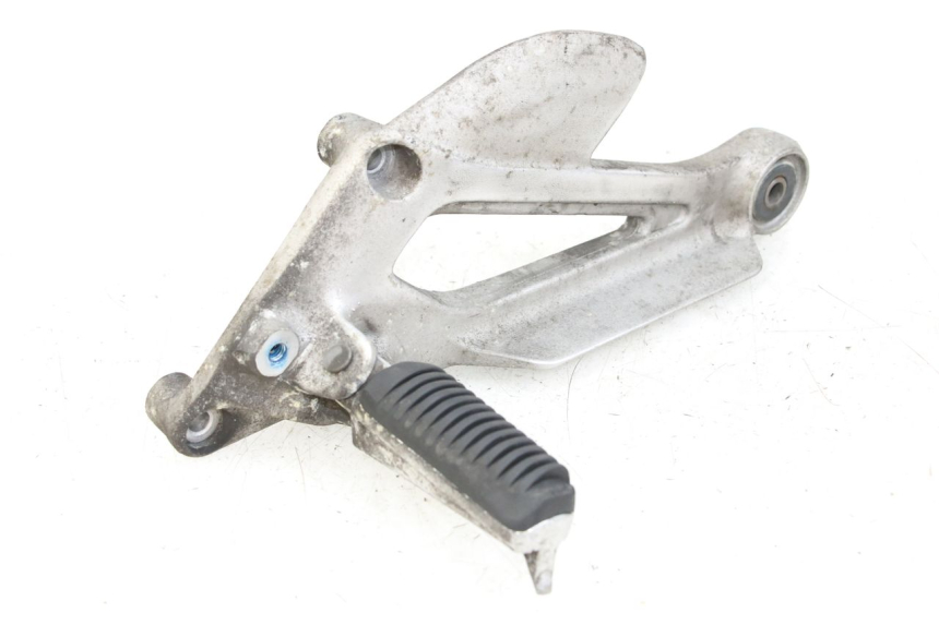 photo de FRONT LEFT FOOTREST MOUNT YAMAHA XJ600 XJ DIVERSION 600 (1992 - 1997)