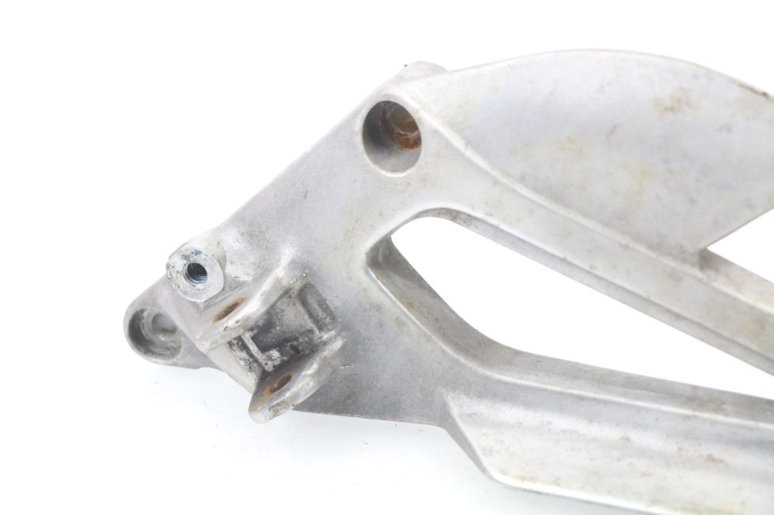 photo de FRONT LEFT FOOTREST MOUNT YAMAHA XJN XJ N DIVERSION 600 (1994 - 1997)