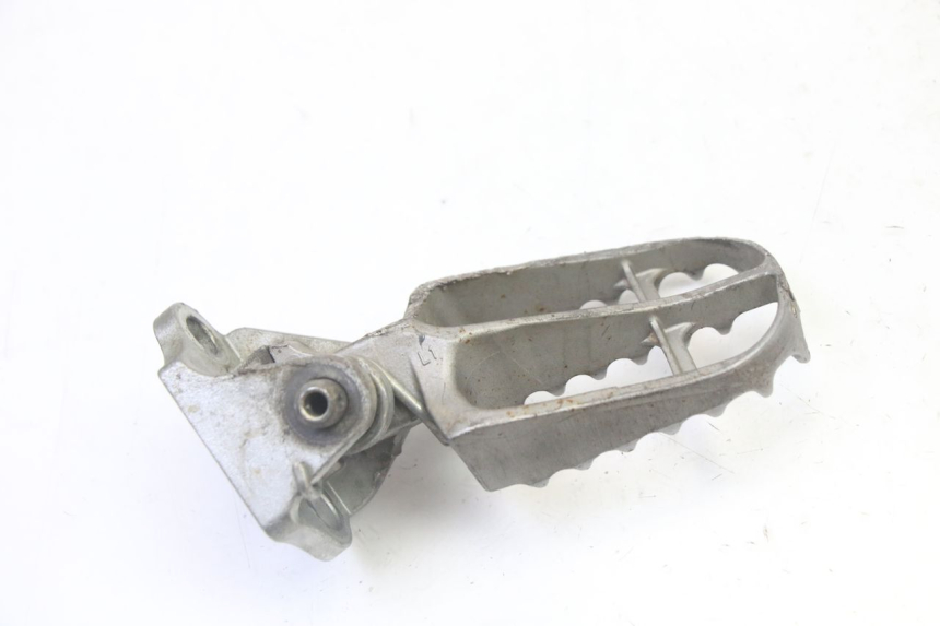 photo de FRONT LEFT FOOTREST MOUNT YAMAHA YZF YZ-F 450 (2014 - 2016)