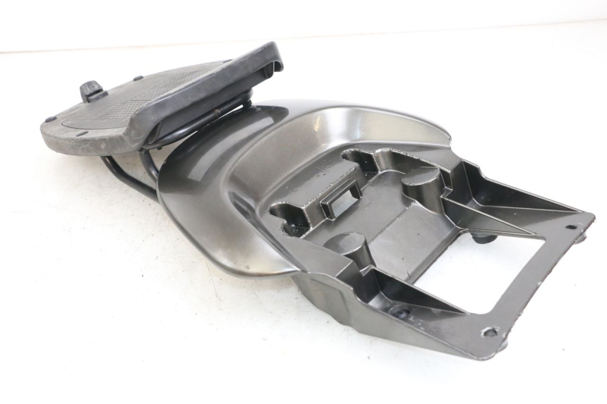 photo de PLATE TOP BOX YAMAHA YP MAJESTY 125 (2002 - 2006)