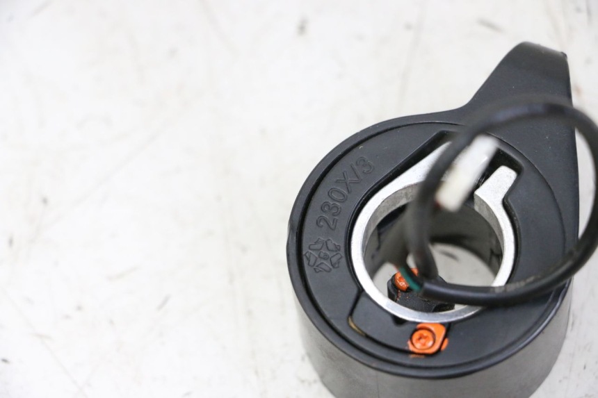 photo de THROTTLE GRIP URBANGLIDE 100XS 1