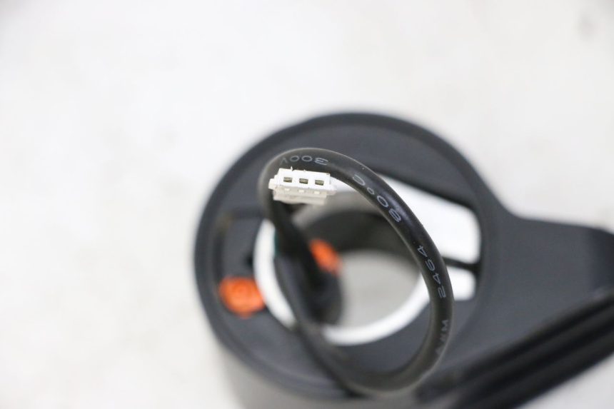 photo de THROTTLE GRIP URBANGLIDE 100XS 1