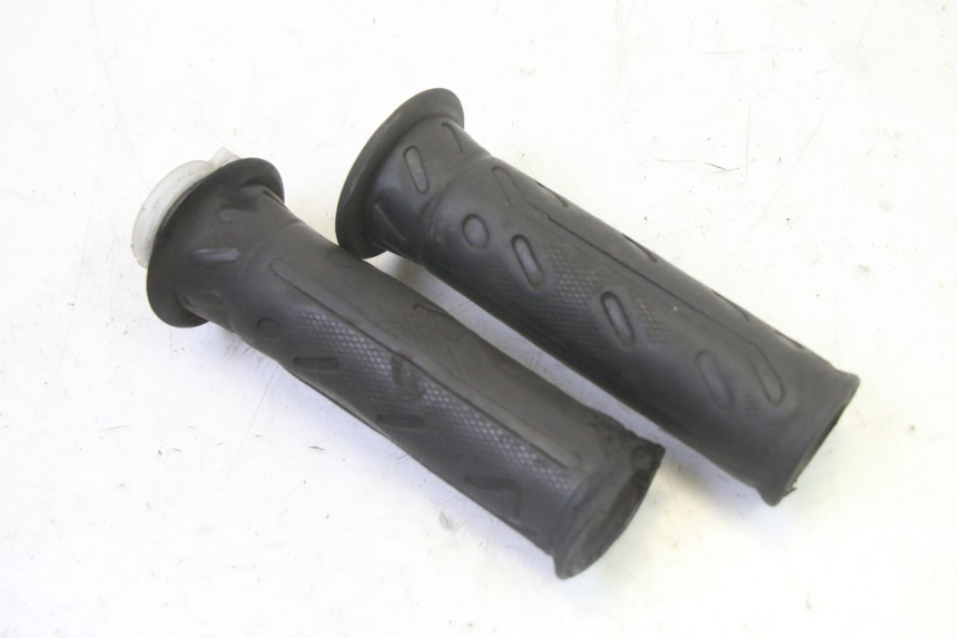 photo de THROTTLE GRIP KYMCO AGILITY NAKED RENOUVO 2T 50 (2011 - 2018)