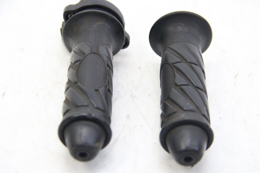 photo de THROTTLE GRIP APRILIA SR 2T 50 (2012 - 2017)