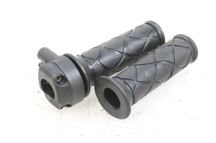 photo de THROTTLE GRIP YAMAHA BW'S EASY 50 (2013 - 2016) - Component detail