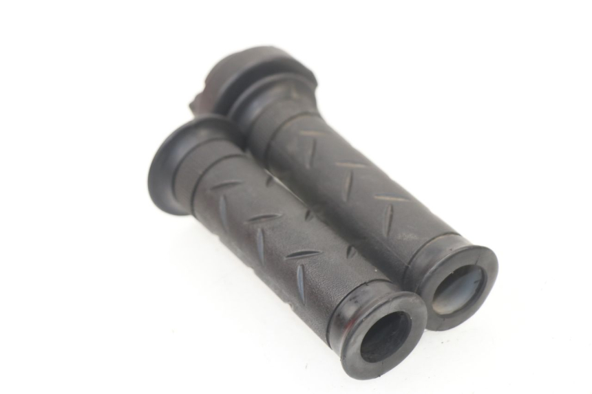 photo de THROTTLE GRIP HONDA CBF 125 (2009 - 2015)